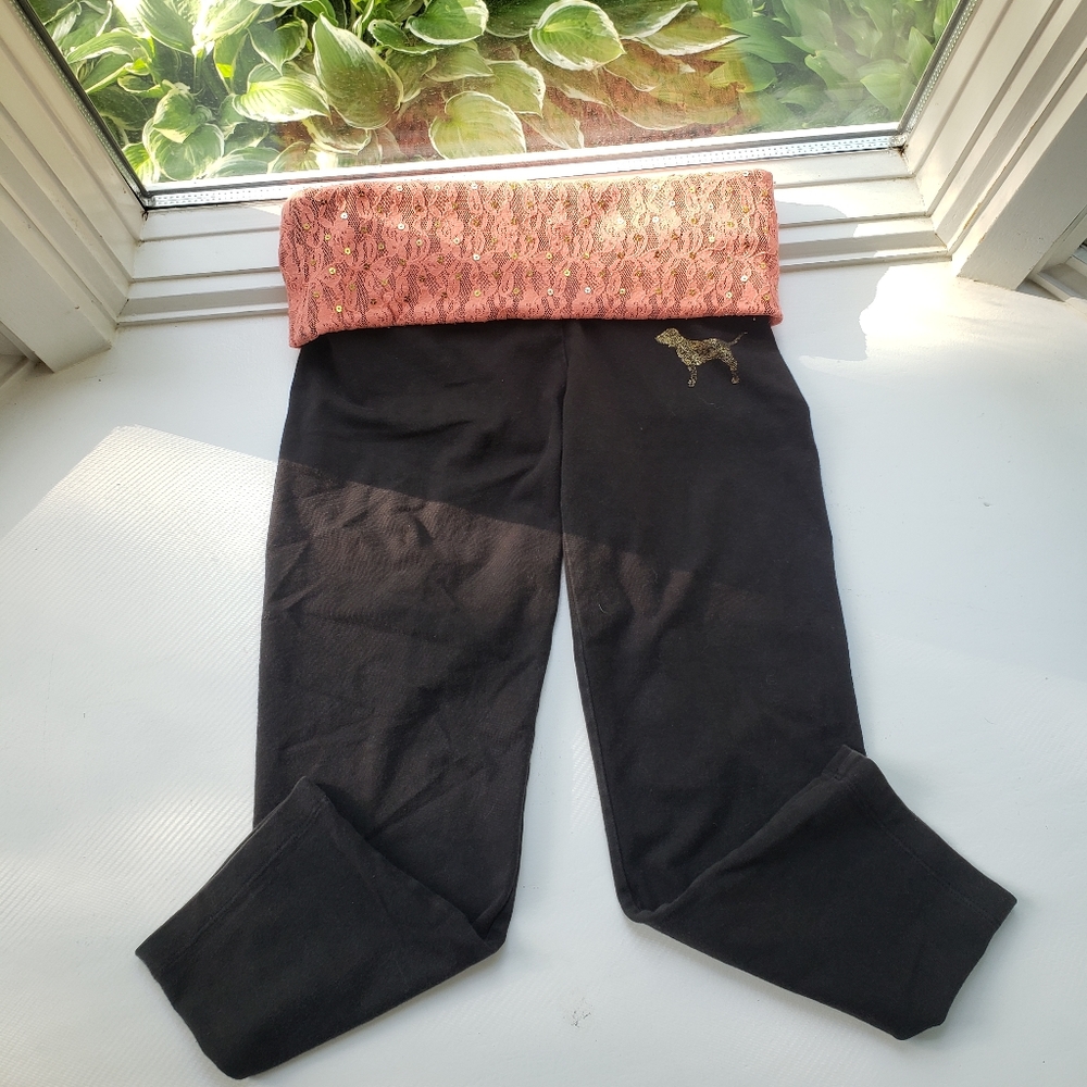 💙 Bundles Only 💙 XS PINK Victoria's Secret Cropped Yoga Pants